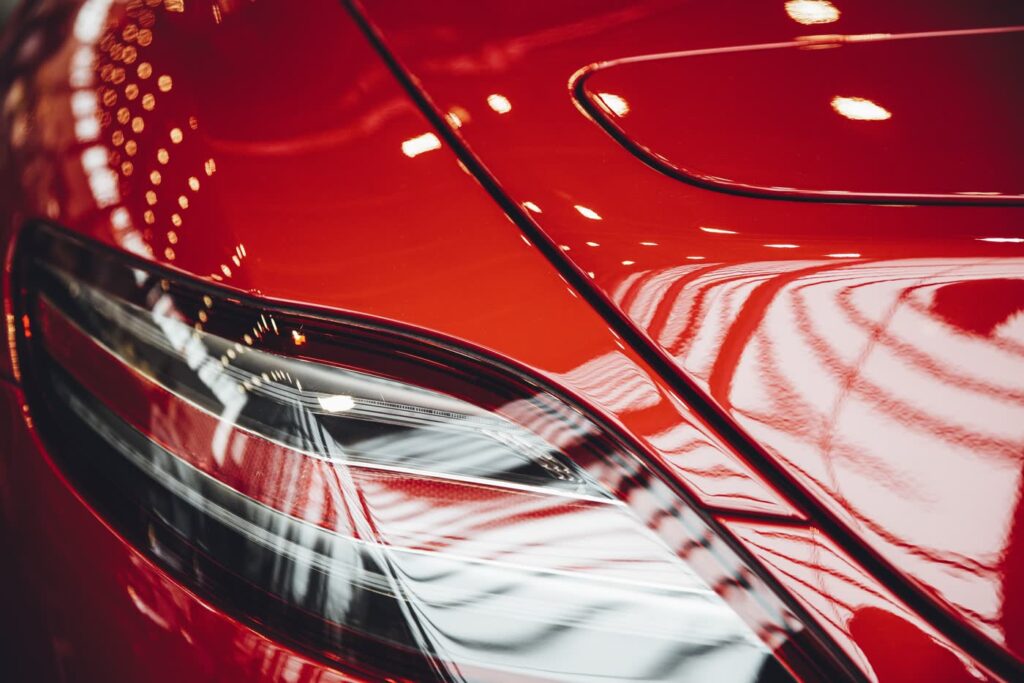 Dettaglio di auto sportiva rossa